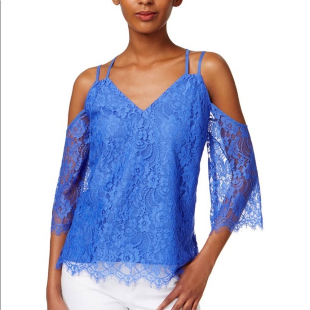 Cold shoulder lace pull over top